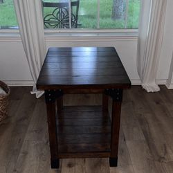 Set Of 2 End Tables Solid Wood 