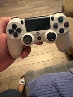 PS4 controller