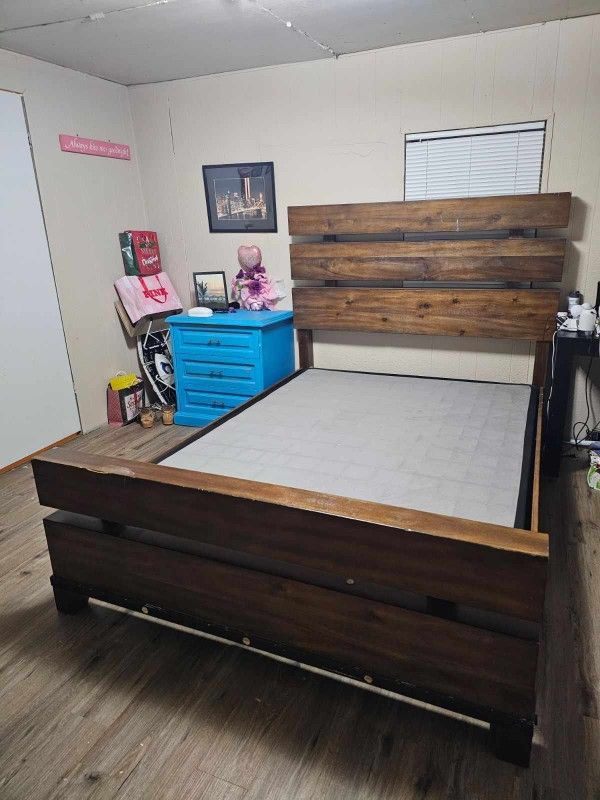 Queen Wooden Used Bed Frame 