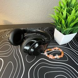 Beats Solo 4 True Wireless On-Ear Headphones - Matte Black / OPEN BOX