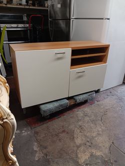 Modern 2-door kitchen cabinet