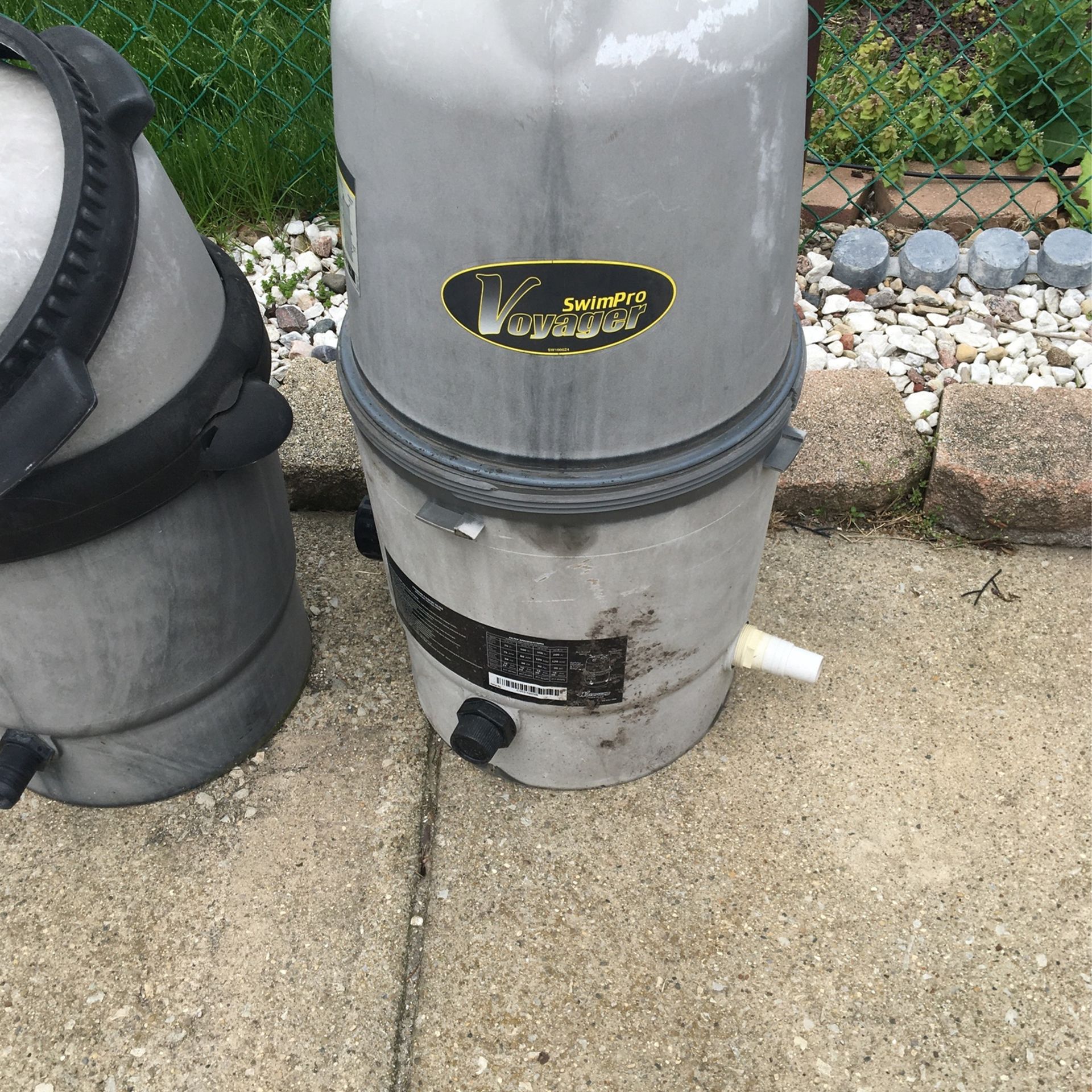 Swim Pro Voyager Cartridge Filter $180Has center rang