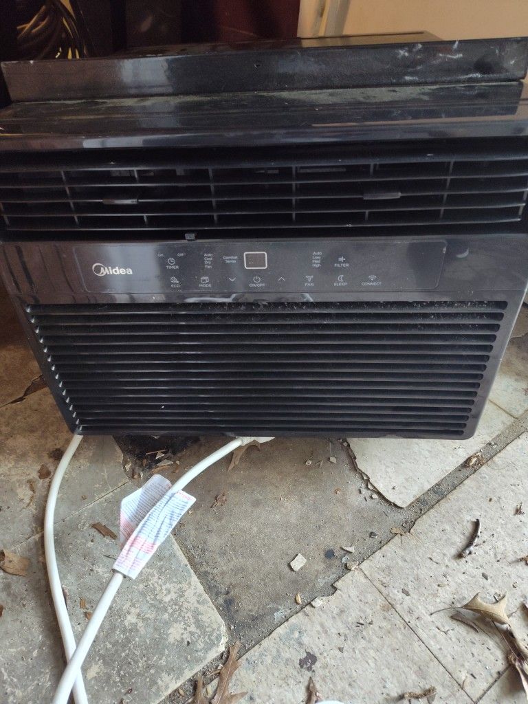 Window AC Unit With Bluetooth