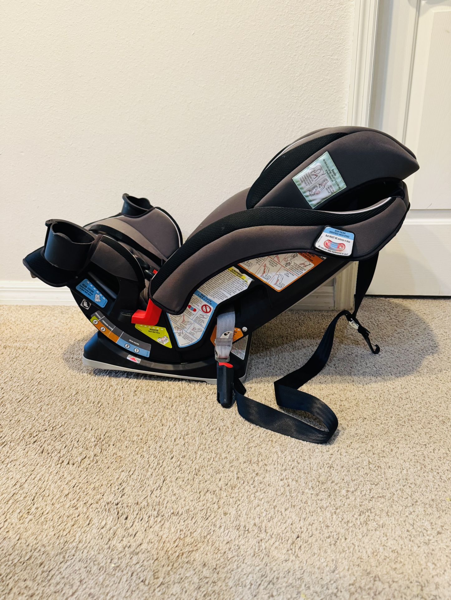 Graco Convertible Car seat