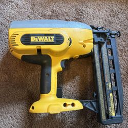 Dewalt Dc616 18V Cordless Straight Finish Nailer 