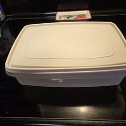 Vintage Rubbermaid Serving #7 Rectangular Food Storage