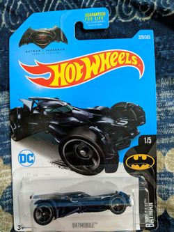 Hot Wheels Batman v Superman Batmobile