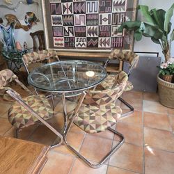 Breakfast Table And Chairs