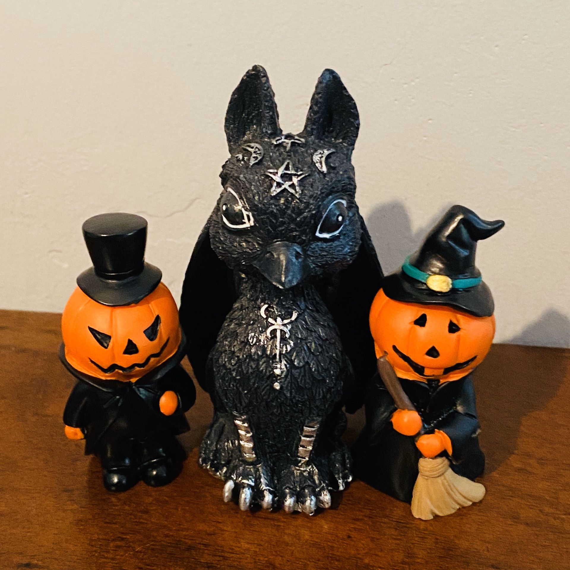 Black Halloween Mini Decor Statue Figurine Set Of Pumpkin Men & Magical Griffin