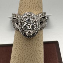 10K White Gold Cluster Ring