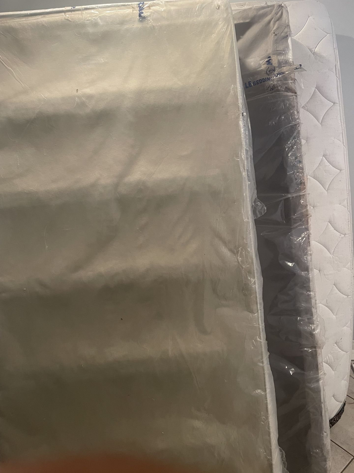 Free King Mattress And Box Spring
