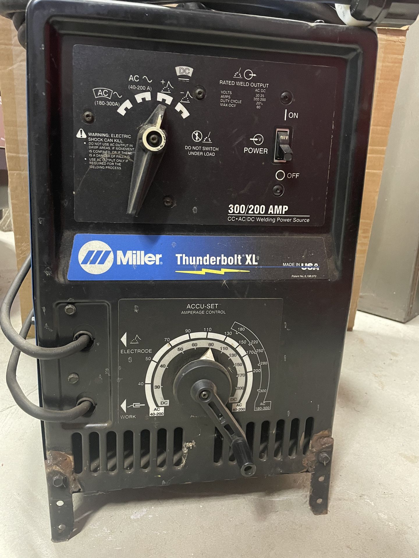Miller Thunderbolt XL Stick Welder 300/200 Amp. CC. AC/DC welder