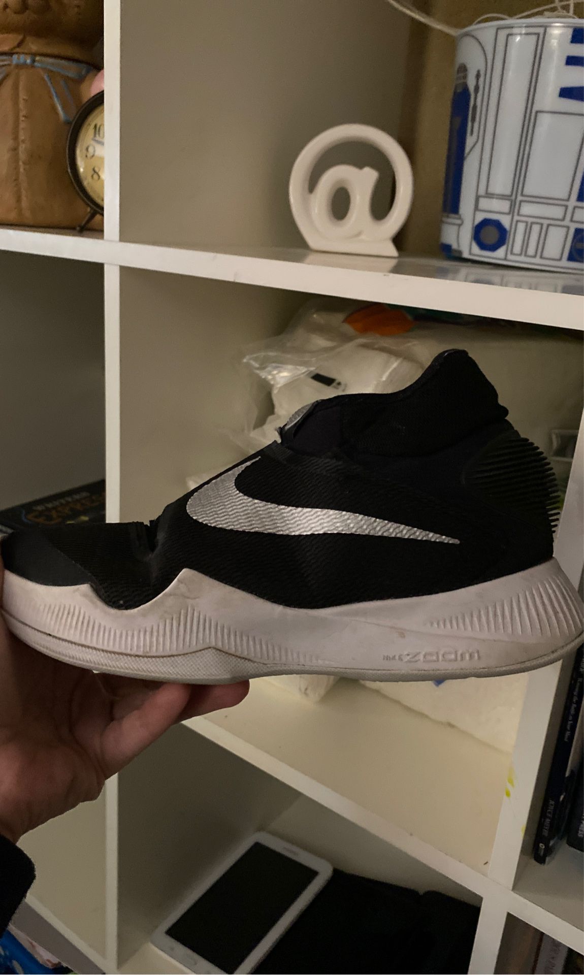 Nike kids shoes Nike zoom. Size 6.5