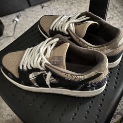 Travis Scott Dunks -size 11
