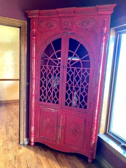 Corner Curio