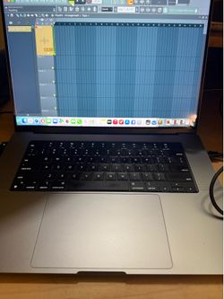 M1 MacBook Pro max 32 gig ram super fast