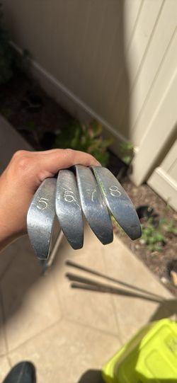 RH Ping Eye 5,6,7,8 Irons with Good Grip Black Dot Steel Shaft