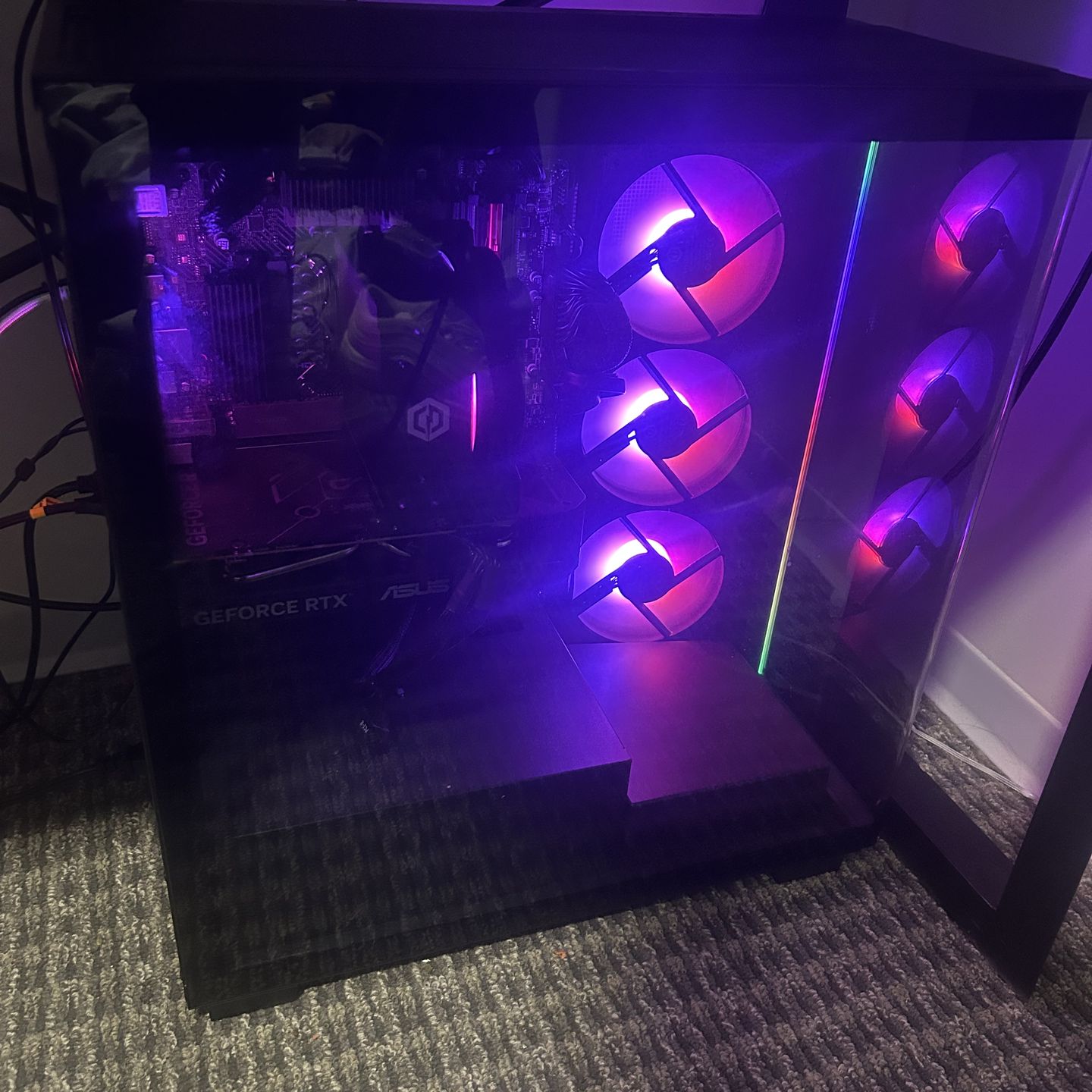 Gaming PC, Razar keyboard & Headset