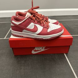 WOMENS DUNK LOW ARCHEO PINK SIZE 7 IN EXCELLENT CONDITION WITH ADDITIONAL WHITE SHOE LACES 