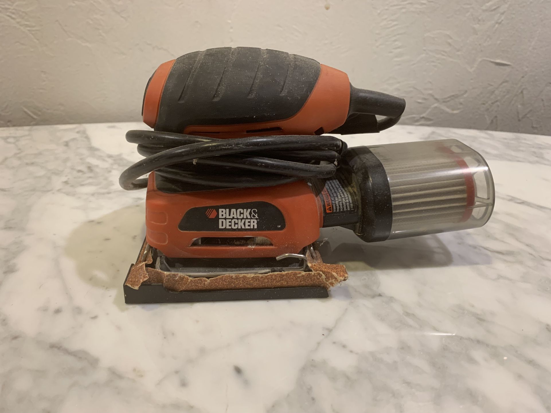 BLACK & DECKER Qs900 1/4 Sheet Sander With Filtered Dust Collection