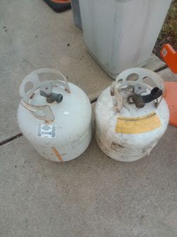 3 propane tanks $20 each firm