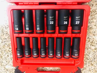 Milwaukee SHOCKWAVE 1/2 in. Drive Metric Deep Well 6 Point Impact Socket Set (14-Piece)