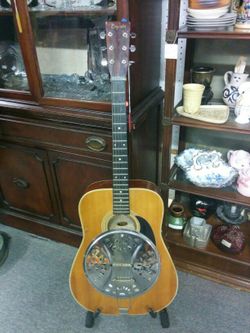 Vintage Emperador Guitar