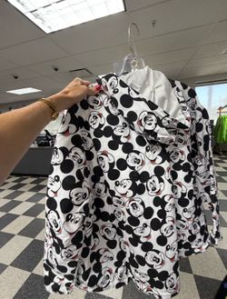 NWT Disney Parks Mickey Mouse raincoat - Small