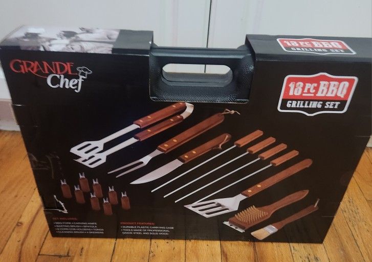 18 piece BBQ grilling set with carrying case - New in Box!