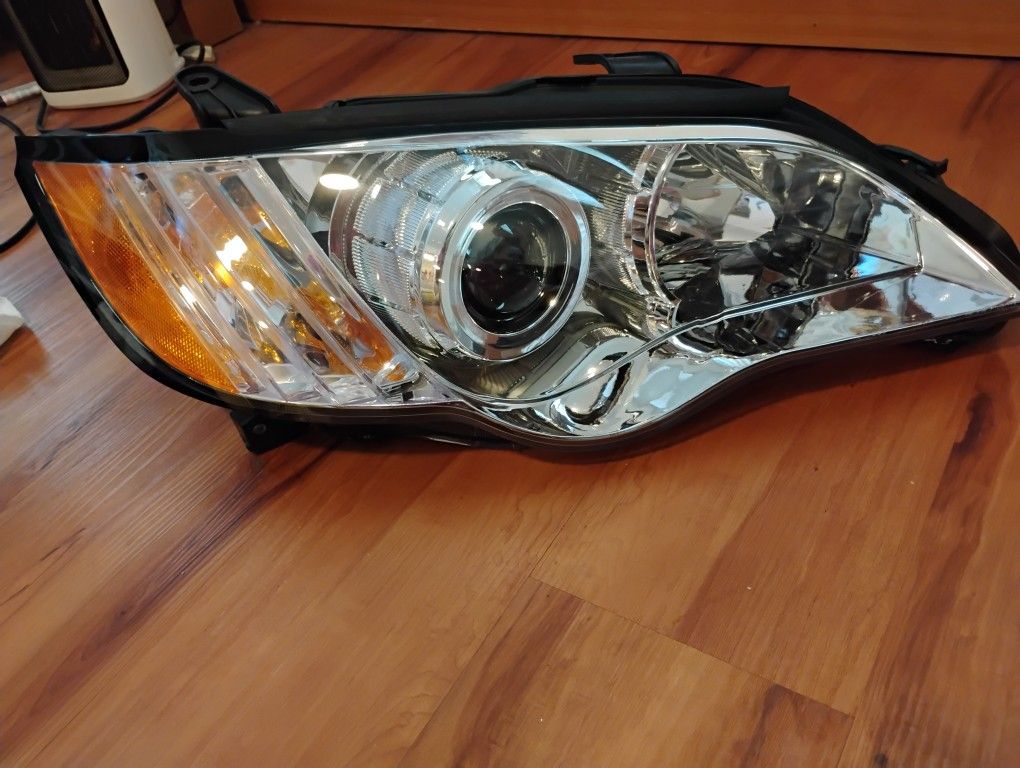 Subaru Outback Headlight 