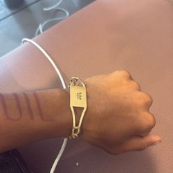 V2012KGRP gold wrist bracelet 