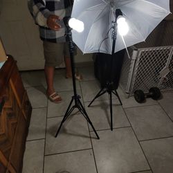 Tripod With Lights 