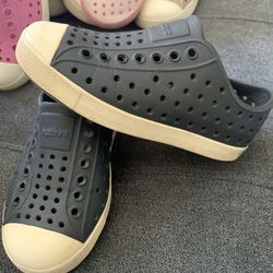 Natives Size 9