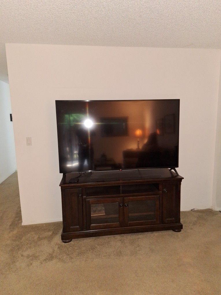 60 Inch LG Big Screen Tv