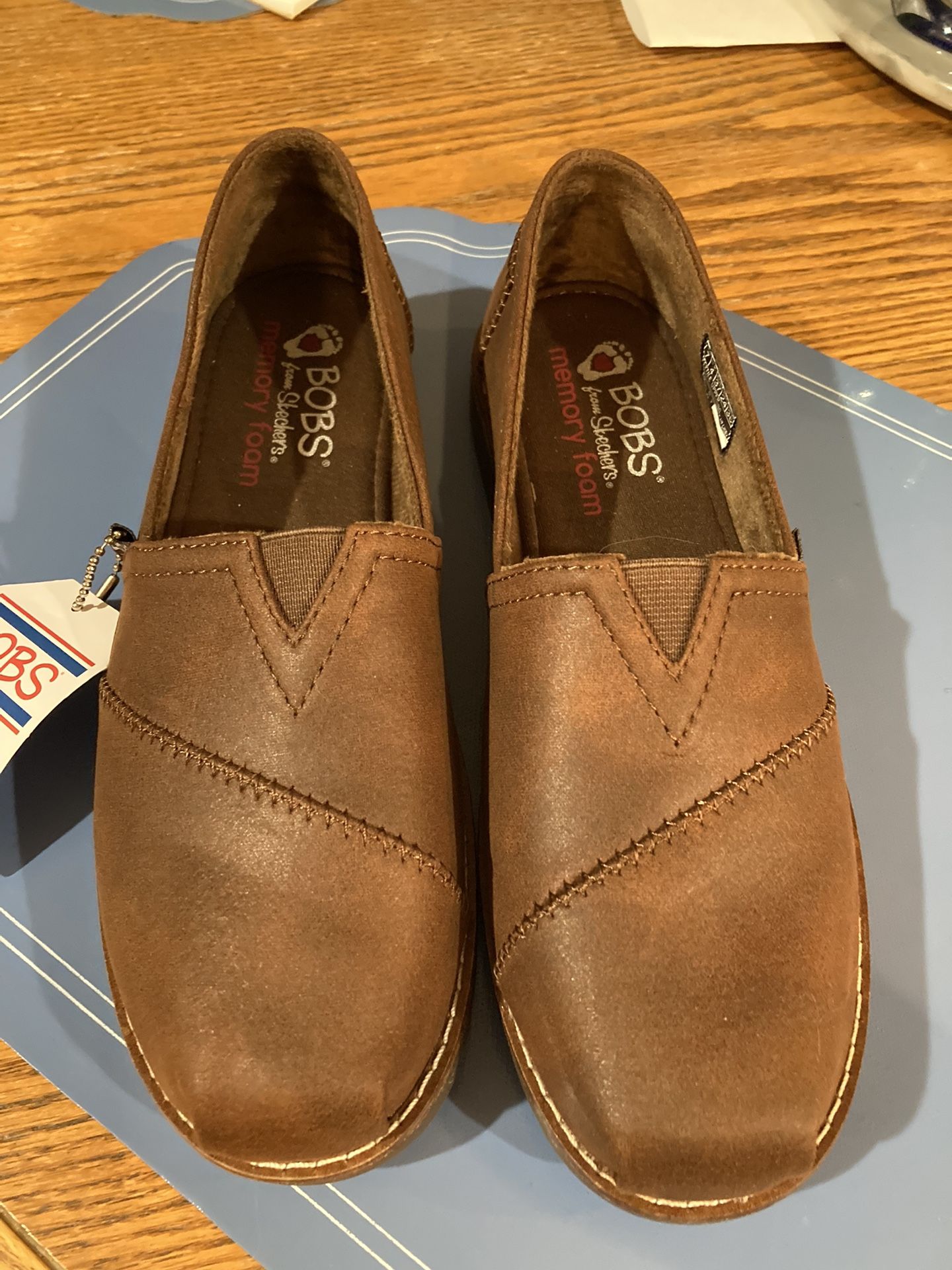 Brand Néw Skecher Bob’s Chill Brown Loafers Size 7