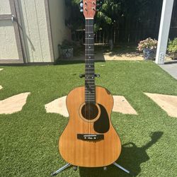 Hondo II Acoustic Guitar + Guitar Stand