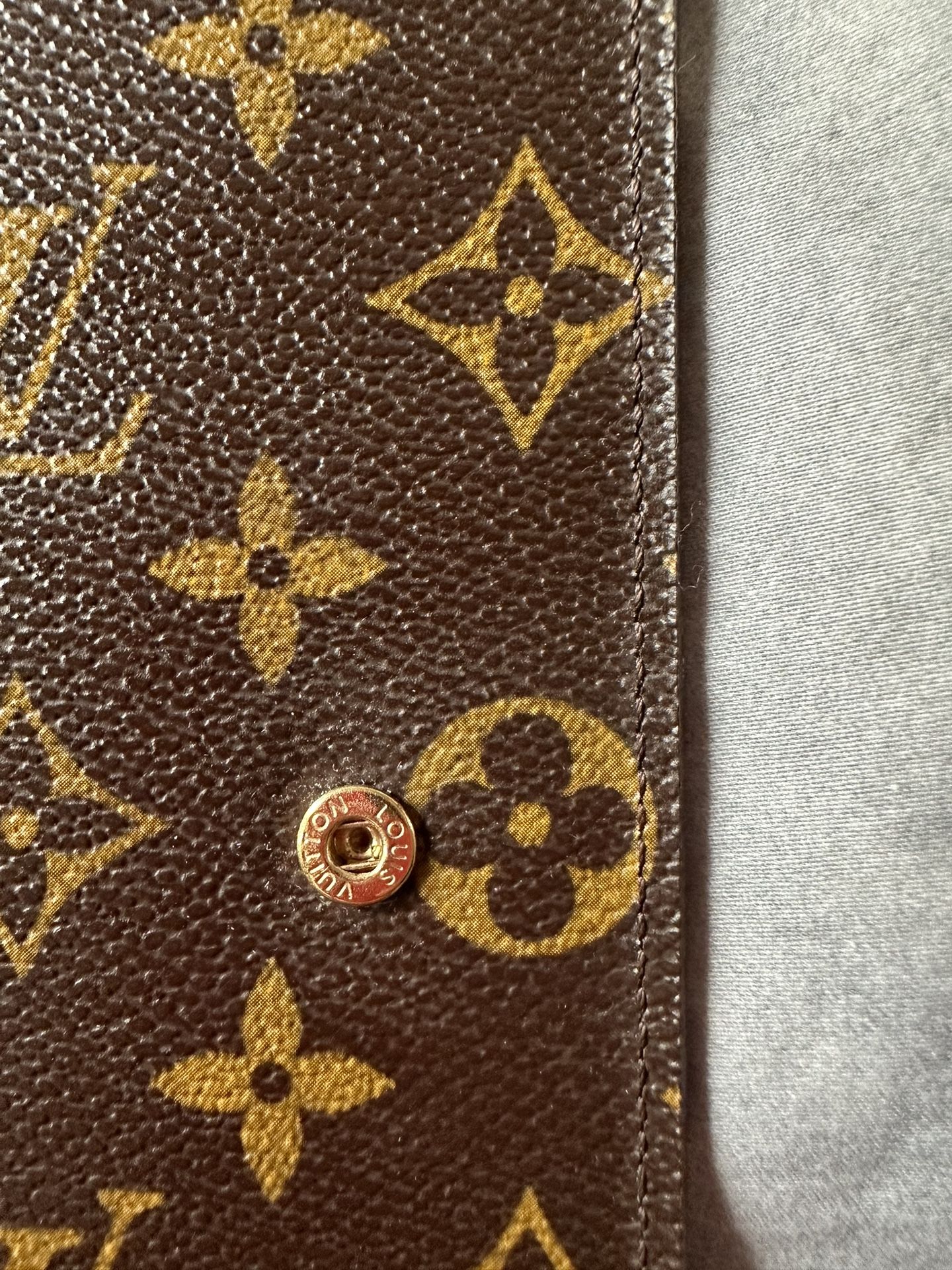 Louis Vuitton Monogram Daily Organizer Wallet for Sale in Carmichael, CA -  OfferUp