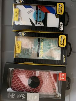Otterbox (2). And Under Armour. 3 total pop sockets