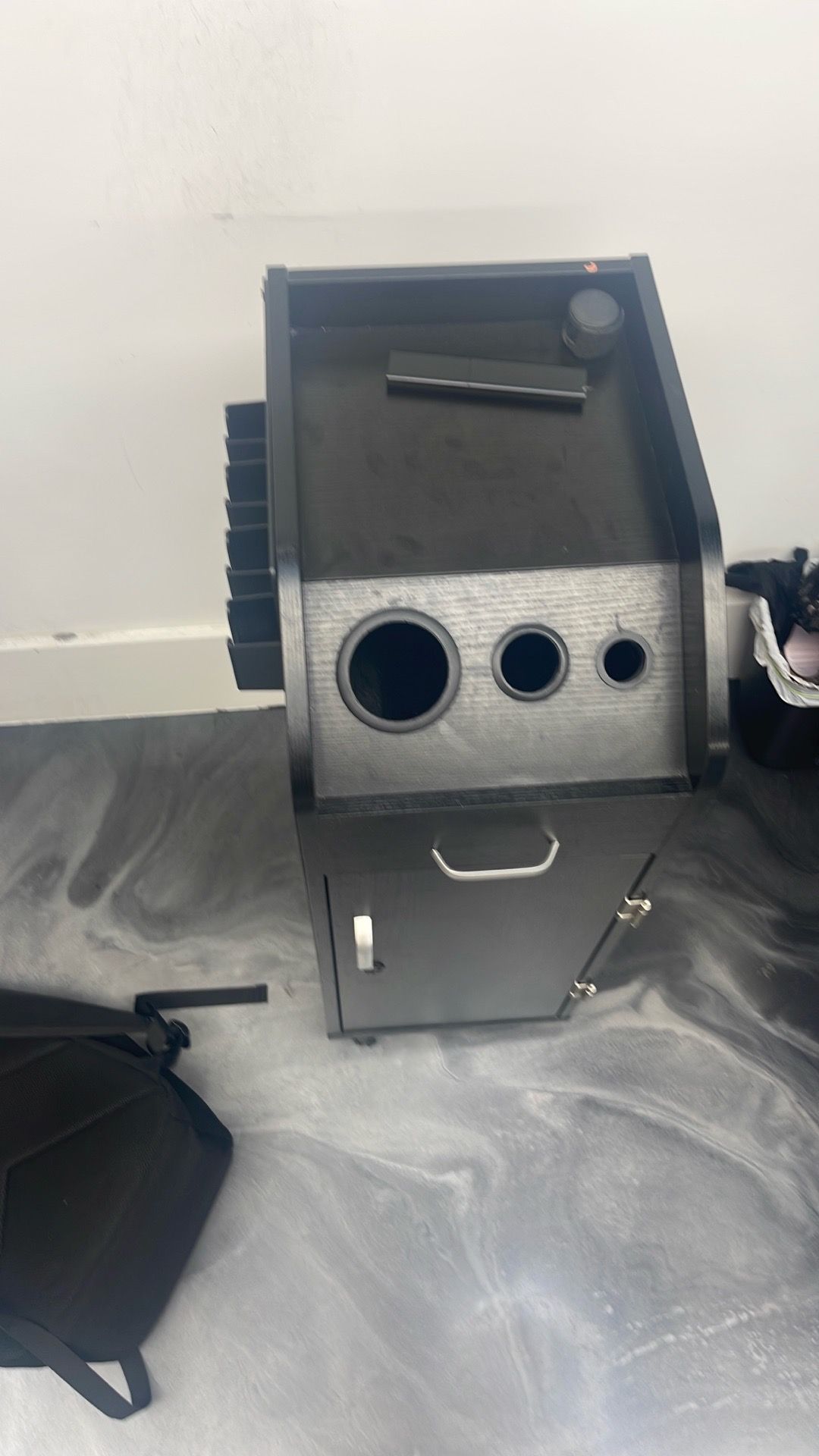 Barber station