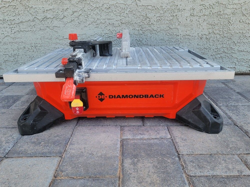 Diamondback Wet Tile saw