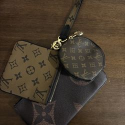 wristlet 