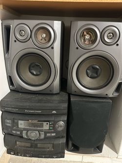 Sharp Mini Component Stereo System with Speakers