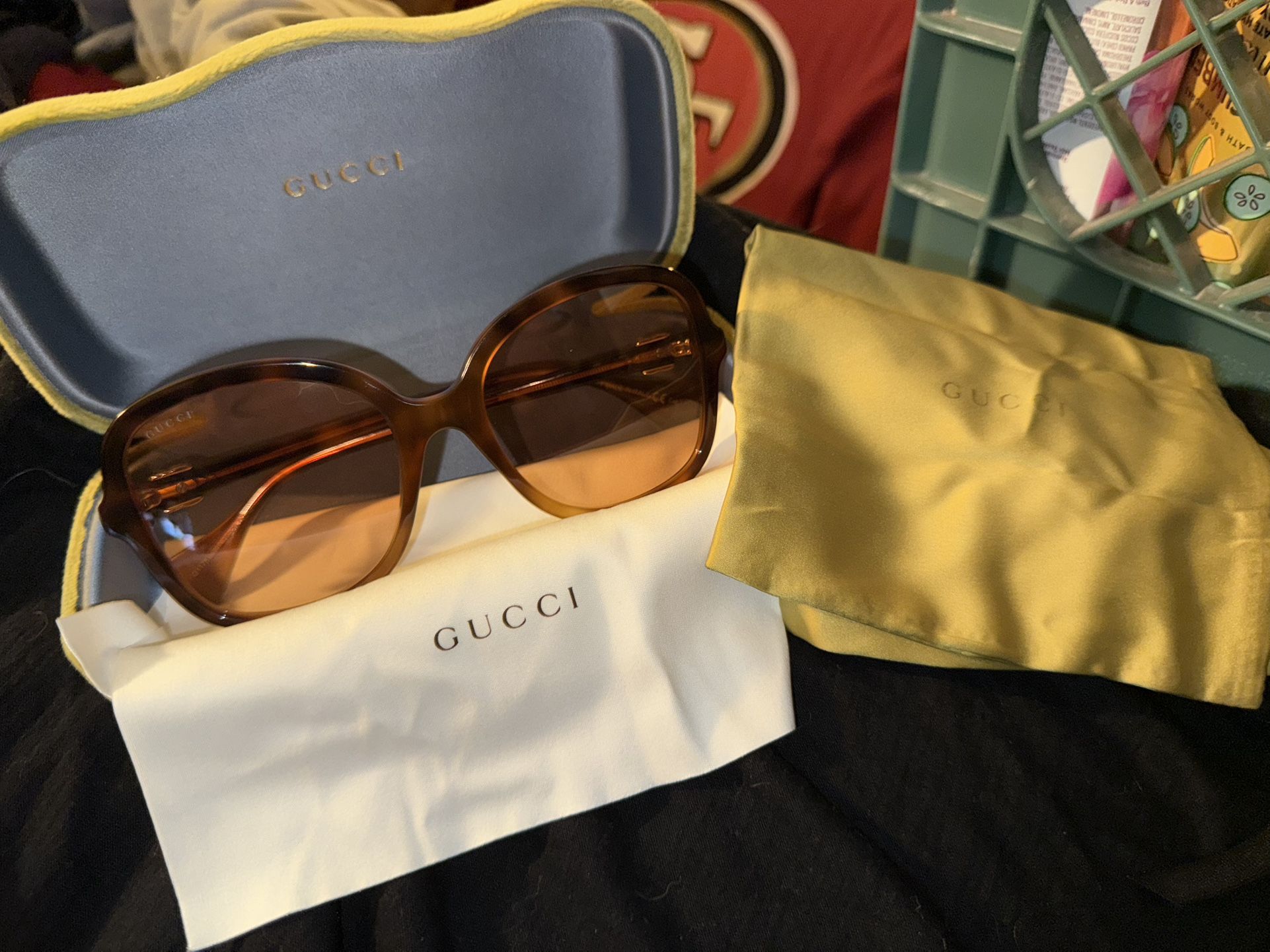 NEW AUTHENTIC GUCCI WOMANS SUNGLASSES