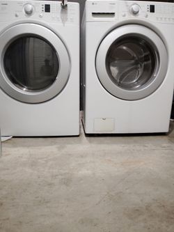 Title: LG Tromm Front-Load Washer and Dryer Set — Both Work Great