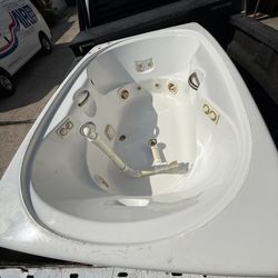 Jacuzzi Bathtub