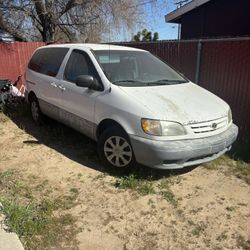 2001 Toyota Sienna