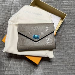 BRAND WOMEN WALLET WITH BOX NEW