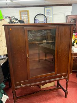 Vintage Wooden China Cabinet / Curio Display Hutch