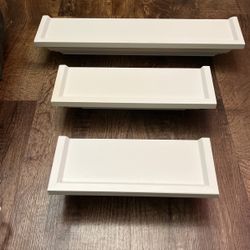 New 3 Piece White Floating Shelves