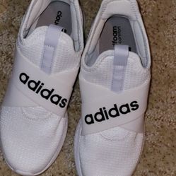 Adidas Womens 7.5 New